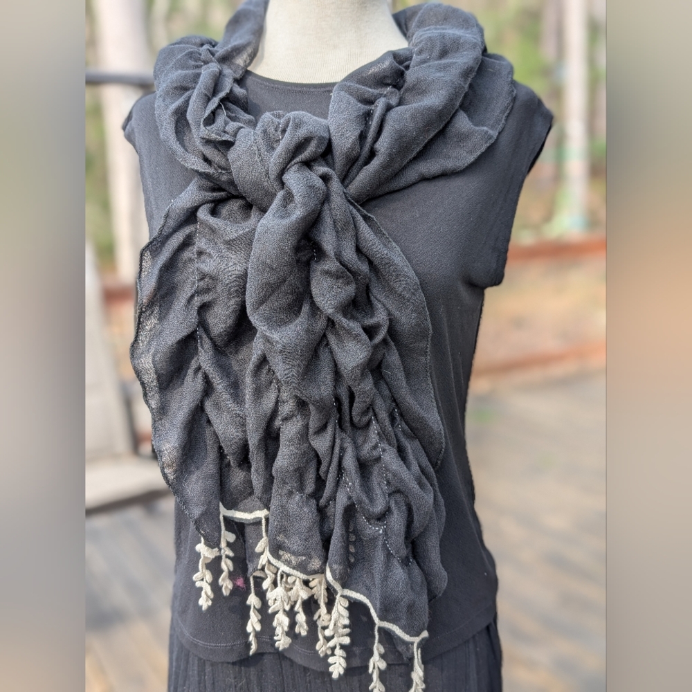 Cute Runched Black Scarf With Lacey Detail